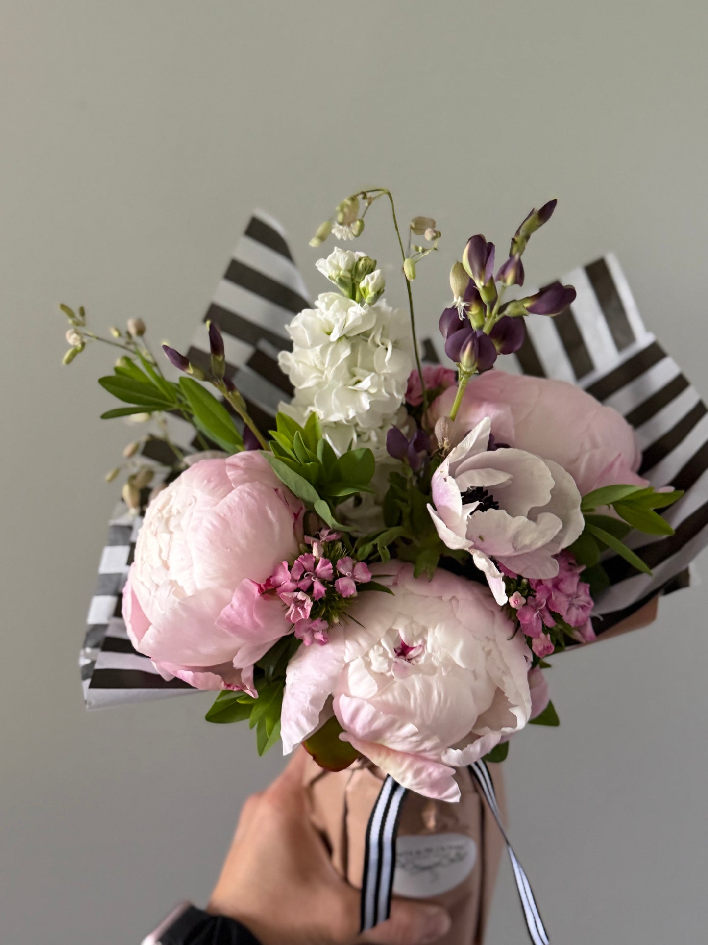 Custom Flower Arrangements — Birthdays, Anniversaries & Special Occasions