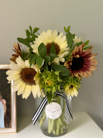 Custom Flower Arrangements — Birthdays, Anniversaries & Special Occasions